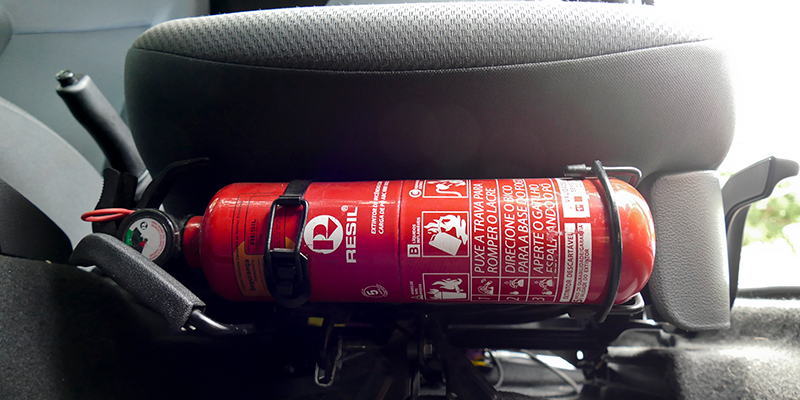 Extintor en auto
